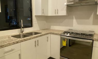 A 15 minutos de las Garitas de San Ysidro y Otay!! Departamento en la ZONA DORADA!!