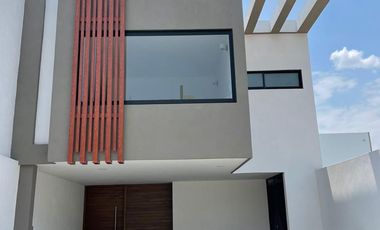HERMOSA Y AMPLIA CASA EN RENTA
