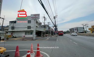 ทาวน์เฮาส์ หมู่บ้าน อยู่เจริญ 1 (คลอง 4 ลำลูกกา) เนื้อที่ 17 ตรว. ใกล้โรงเรียนบีคอนเฮาส์ แย้มสอาดรังสิต ถนนรังสิต-นครนายก ต.บึงยี่โถ อ.ธัญบุรี จ.ปทุมธ