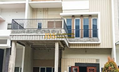 Jual Villa Kondisi Siap Huni Komplek Graha Metropolitan Cluster Sophie Suite