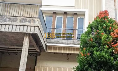 Jual Villa Kondisi Siap Huni Komplek Graha Metropolitan Cluster Sophie Suite