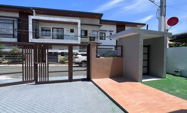 FOR SALE: HOUSE & LOT IN MERVILLE PARANAQUE CITY