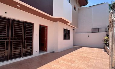 FOR SALE: HOUSE & LOT IN MERVILLE PARANAQUE CITY
