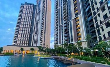 Resale Brandnew Beach Condo Unit in Mandani Bay