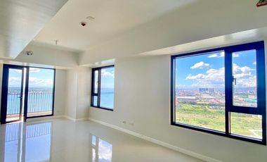 Resale Brandnew Beach Condo Unit in Mandani Bay