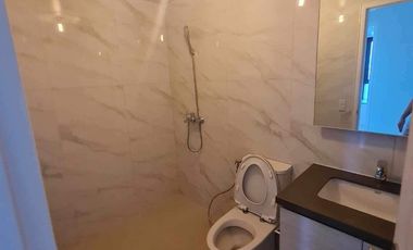 Resale Brandnew Beach Condo Unit in Mandani Bay