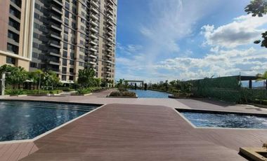 Resale Brandnew Beach Condo Unit in Mandani Bay