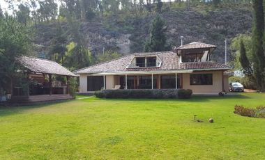 Propiedad en venta. Challuabamba Pan. Norte. amplia área verde. Fácil acceso