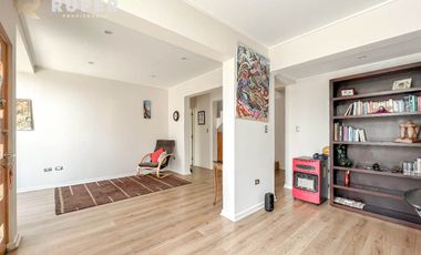 CASA AISLADA DE 2 PISOS EN VENTA, QUILPUÉ