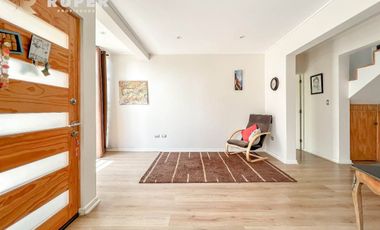 CASA AISLADA DE 2 PISOS EN VENTA, QUILPUÉ