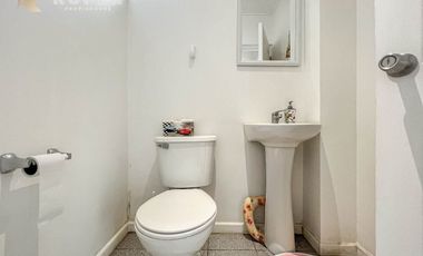 CASA AISLADA DE 2 PISOS EN VENTA, QUILPUÉ