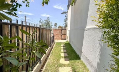 CASA AISLADA DE 2 PISOS EN VENTA, QUILPUÉ