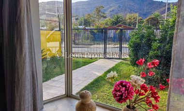 Leon Propiedades vende hermosa casa en Curacaví centro.