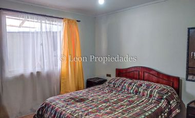 Leon Propiedades vende hermosa casa en Curacaví centro.