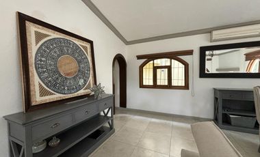 DEPARTAMENTO EN RENTA AMUEBLADO EN COLOMOS