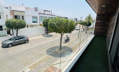 CASA EN RENTA MODERNA