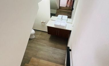 CASA EN RENTA MODERNA