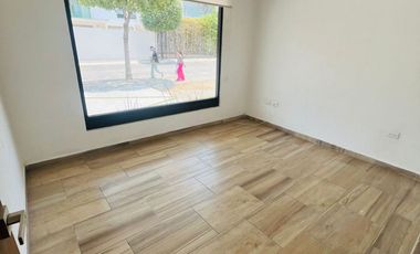 CASA EN RENTA MODERNA