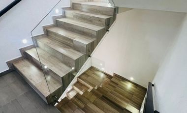 CASA EN RENTA MODERNA