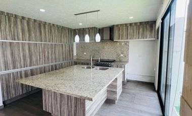 CASA EN RENTA MODERNA