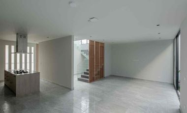 HERMOSA CASA EN RENTA MODERNA