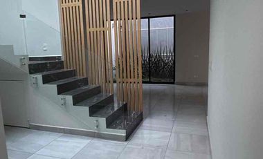 HERMOSA CASA EN RENTA MODERNA