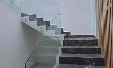 HERMOSA CASA EN RENTA MODERNA