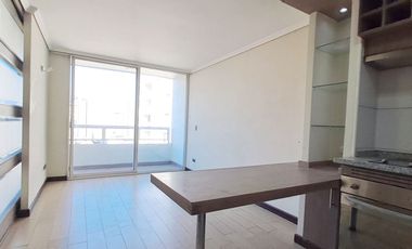 Arriendo dpto. 1 dormitorio, 1 baño. Metro Toesca
