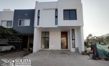PUERTO VALLARTA / CASA DE 3 RECÁMARAS + ROOF GARDEN, DENTRO DE SEAPORT - ENTREGA INMEDIATA