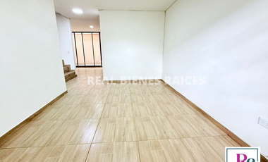 Se Arrienda Hermosa Casa Unifamiliar en Unidad Abierta.