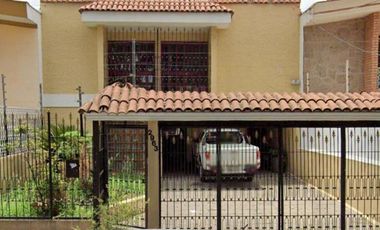 CASA EN REMATE EN BOSQUES DE LA VICTORIA GUADALAJARA