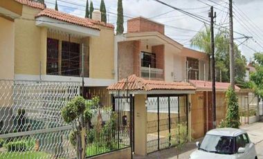 CASA EN REMATE EN BOSQUES DE LA VICTORIA GUADALAJARA