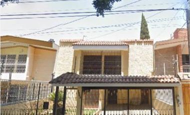 CASA EN REMATE EN BOSQUES DE LA VICTORIA GUADALAJARA