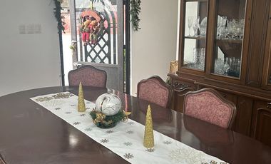 Vendo casa  de 4 recámaras construida en un solo piso en Arboledas a unos metros de Jinetes