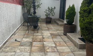 Vendo casa  de 4 recámaras construida en un solo piso en Arboledas a unos metros de Jinetes
