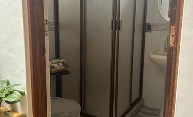 Vendo casa  de 4 recámaras construida en un solo piso en Arboledas a unos metros de Jinetes