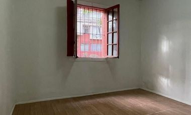 Casa esquina de uso comercial/habitacional en arriendo