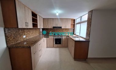Se arrienda Casa dúplex en el sector de la Velódromo cód. 3793