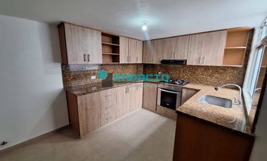 Se arrienda Casa dúplex en el sector de la Velódromo cód. 3793