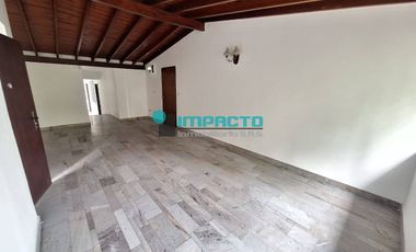 Se arrienda Casa dúplex en el sector de la Velódromo cód. 3793