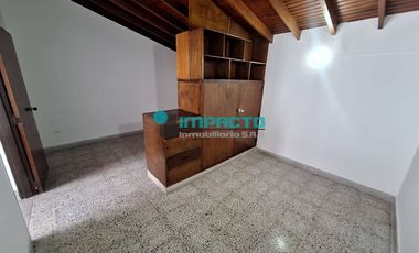 Se arrienda Casa dúplex en el sector de la Velódromo cód. 3793