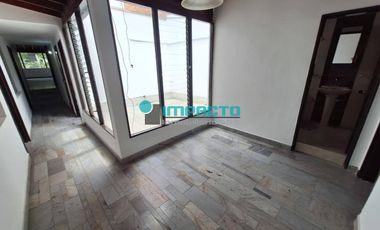 Se arrienda Casa dúplex en el sector de la Velódromo cód. 3793