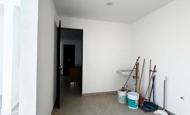 CASA EN VENTA con recámara planta baja SIERRA NOGAL