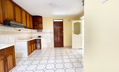 Alquiler De Departamento En 1Er Piso + Cochera — Santa Patricia, La Molina