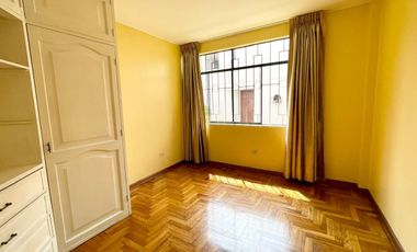 Alquiler De Departamento En 1Er Piso + Cochera — Santa Patricia, La Molina