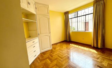 Alquiler De Departamento En 1Er Piso + Cochera — Santa Patricia, La Molina