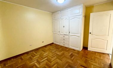 Alquiler De Departamento En 1Er Piso + Cochera — Santa Patricia, La Molina