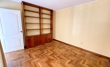 Alquiler De Departamento En 1Er Piso + Cochera — Santa Patricia, La Molina