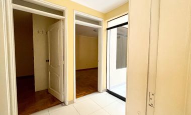 Alquiler De Departamento En 1Er Piso + Cochera — Santa Patricia, La Molina