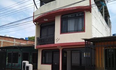 ARRIENDO APARTAMENTO, AL NORTE DE LA CUIDAD BARRIO CARLOS PIZARRO.